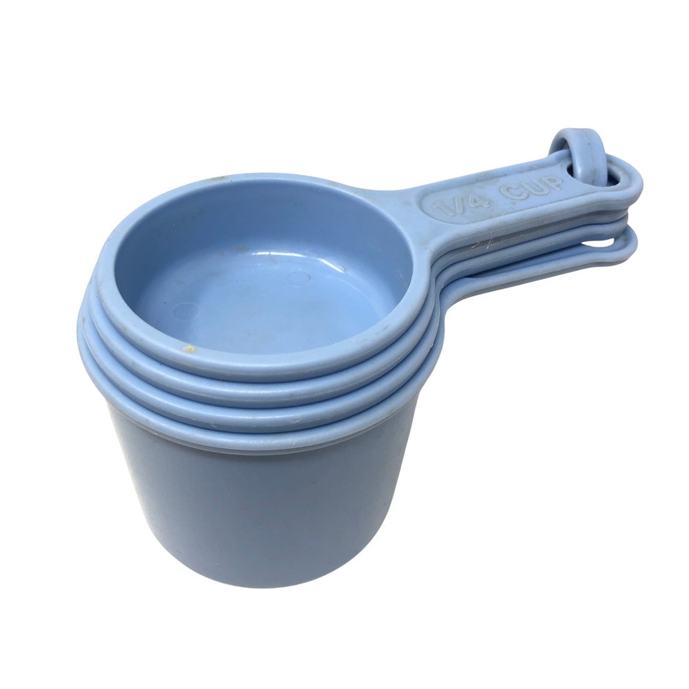 Vintage Rubbermaid 4pc Measuring Cup Set Blue Plastic 1 1/2 1/3 1/4 Cup